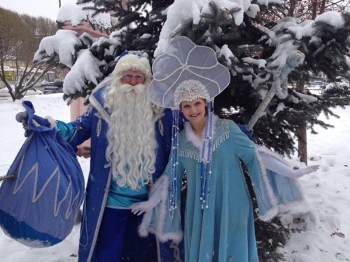 Лучшие Дед Мороз и Снегурочка «живут» в театре кукол