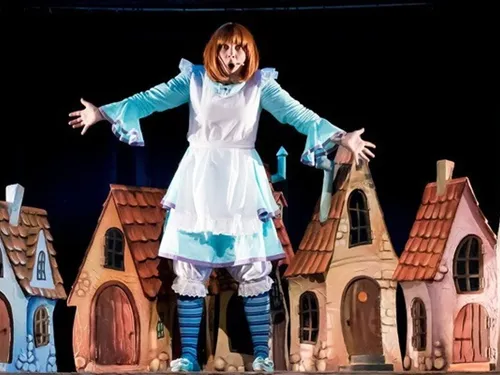 В театре кукол началась работа над постановкой спектакля по повести Л. Кэрролла «Алиса в стране чудес»
