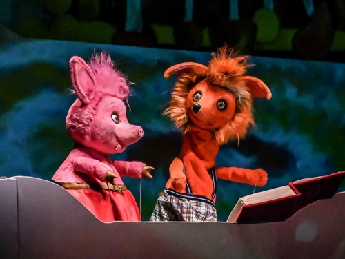 Поздравляем с премьерой «Новогодних похождений Лиса и Поросёнка»!